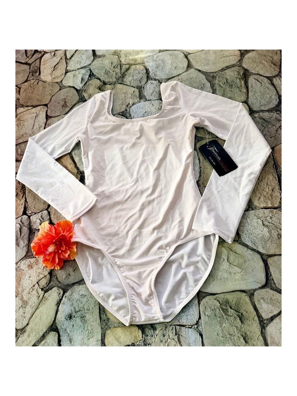 NWT LONG SLEEVE WHITE LEO-LARGE